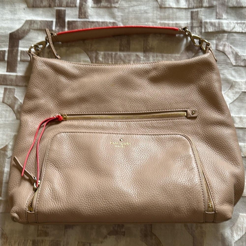 Kate Spade leather shoulder satchel. Very good condition.